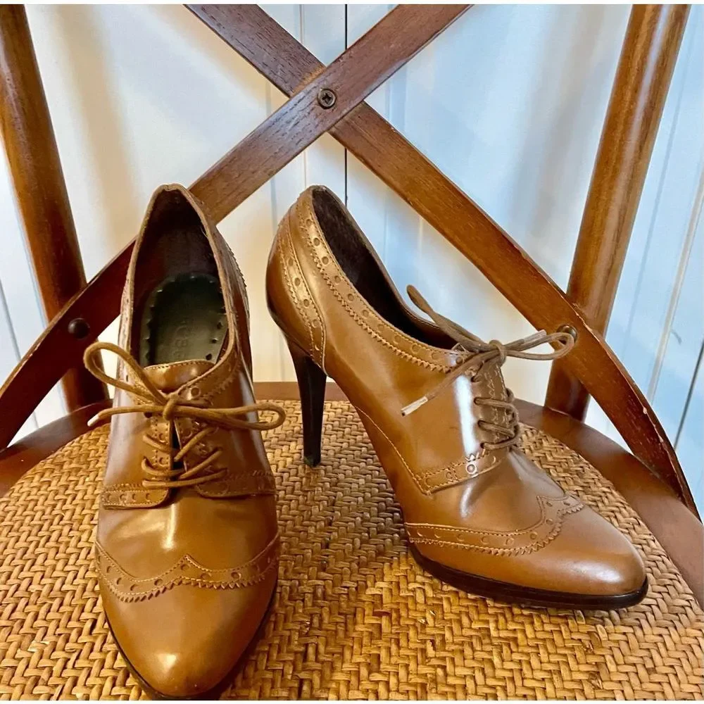 Bcbg girls leather heeled booties size 6.5